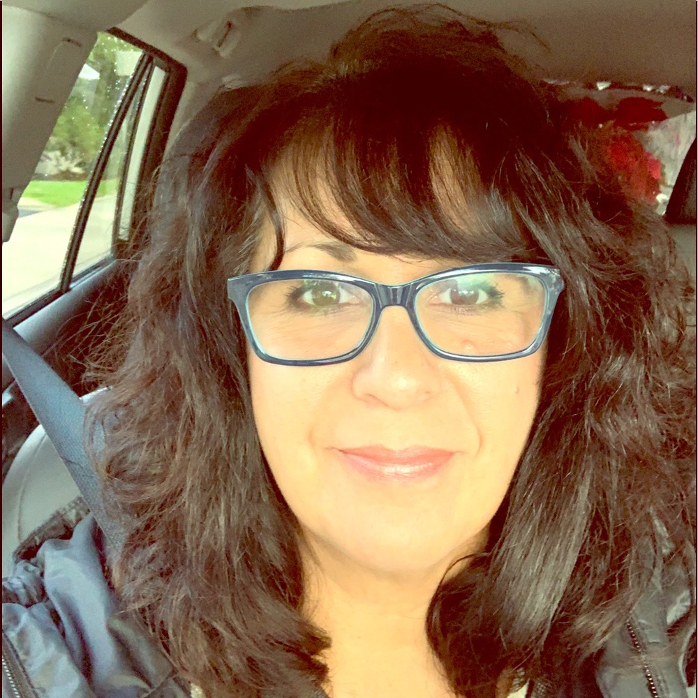 Meet your Posher, Yolanda